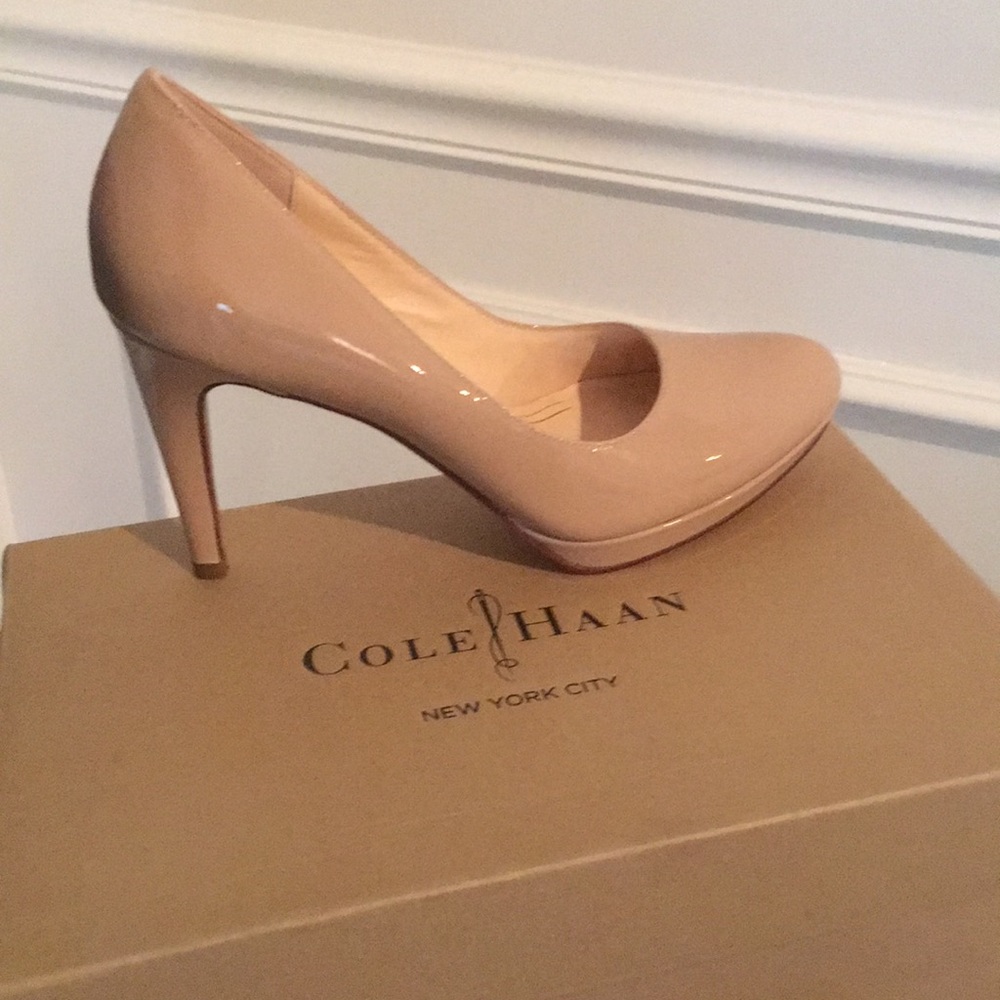 COLE Haan - Chelsea Pump - 8.5 AA